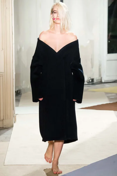 Look 32